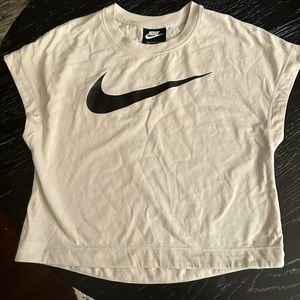 Nike cropped tee